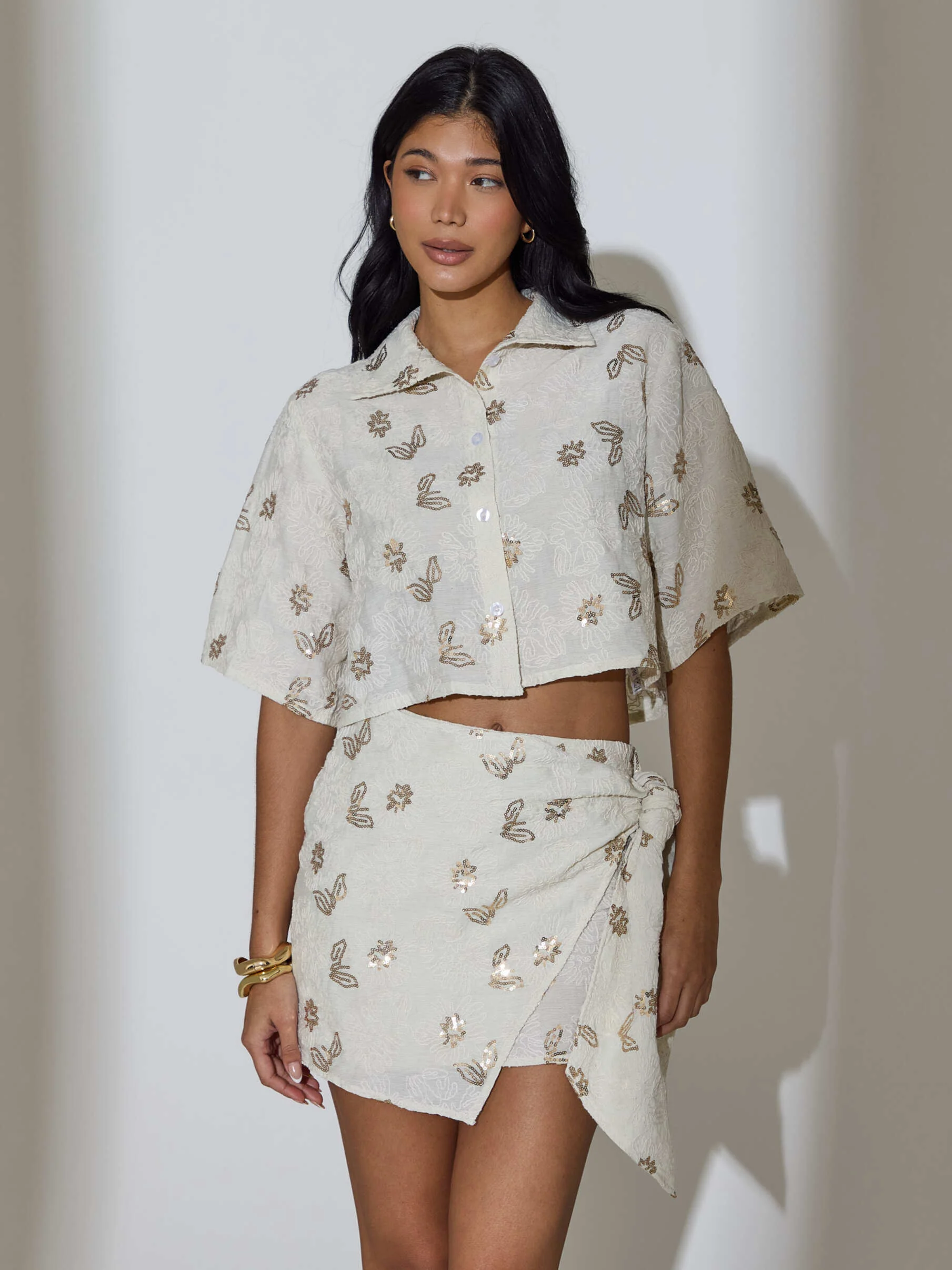Lily Embroidered Short Sleeve Boxy Shirt in Cream - Image 4