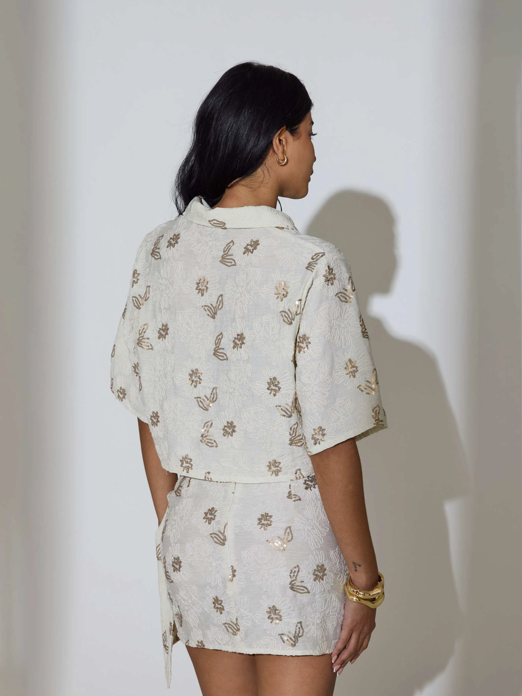 Lily Embroidered Short Sleeve Boxy Shirt in Cream - Image 5