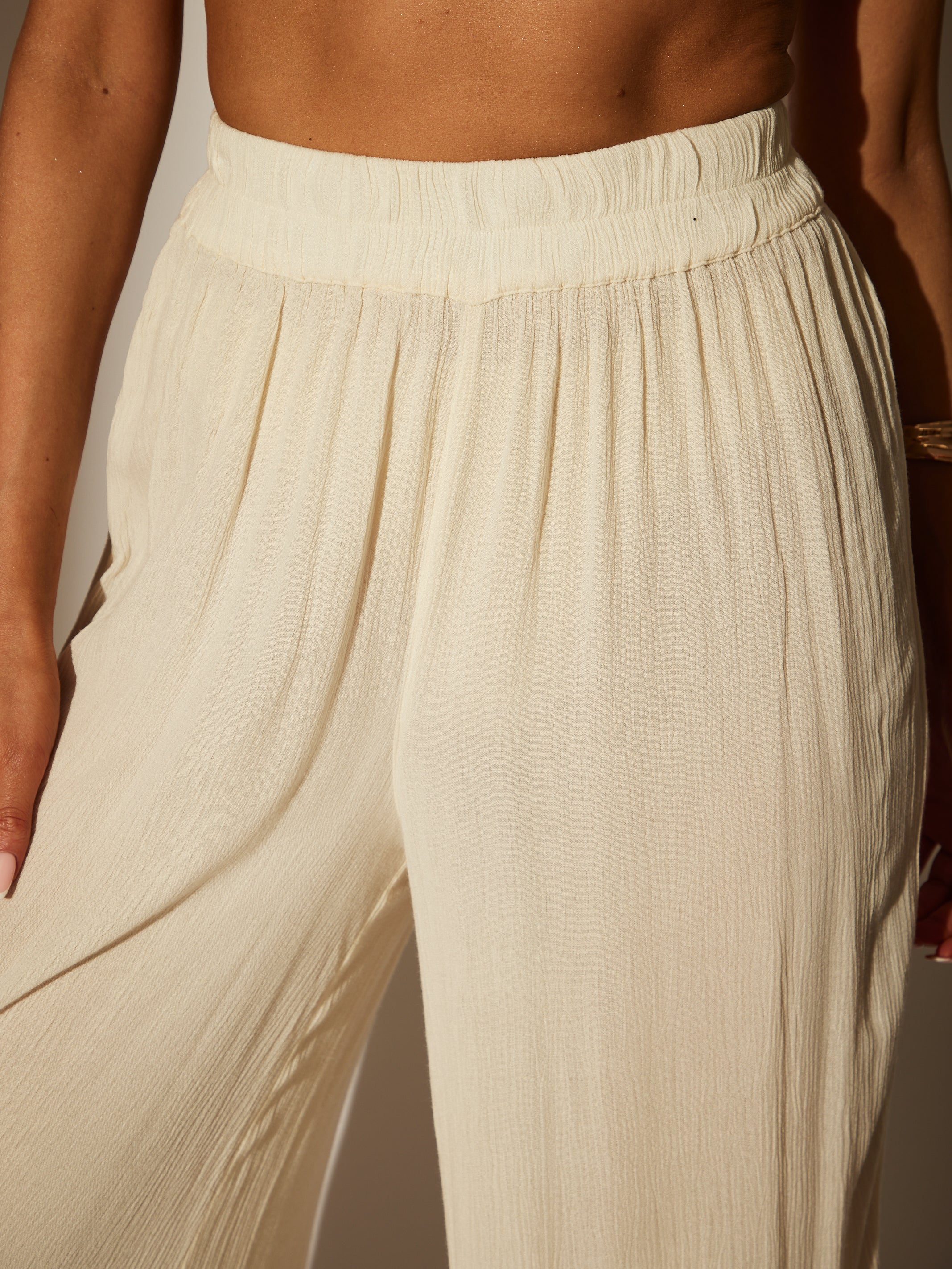 Flow beach trousers in vanilla - Image 2