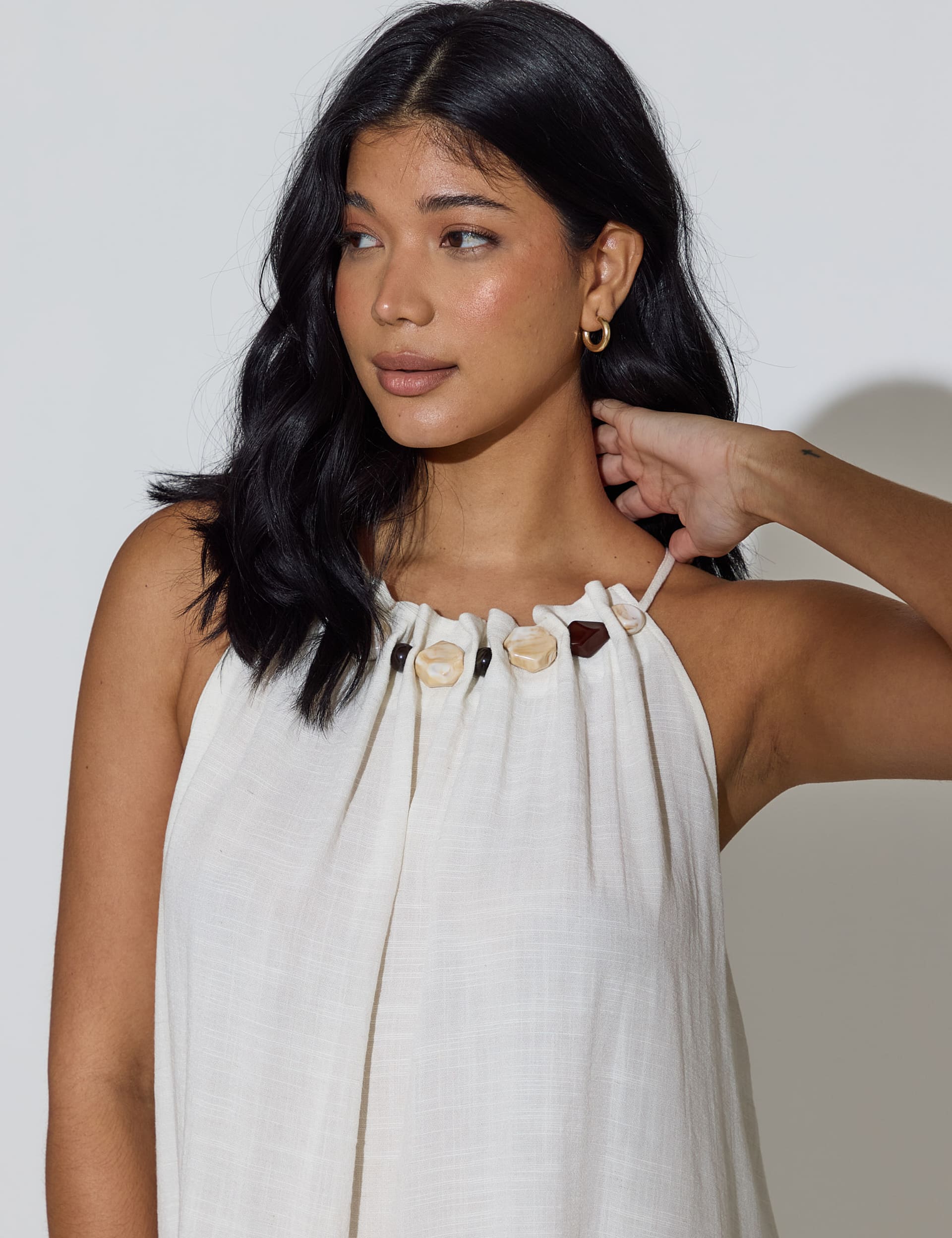 Sierra Flowy Mini Dress in Off White - Image 4